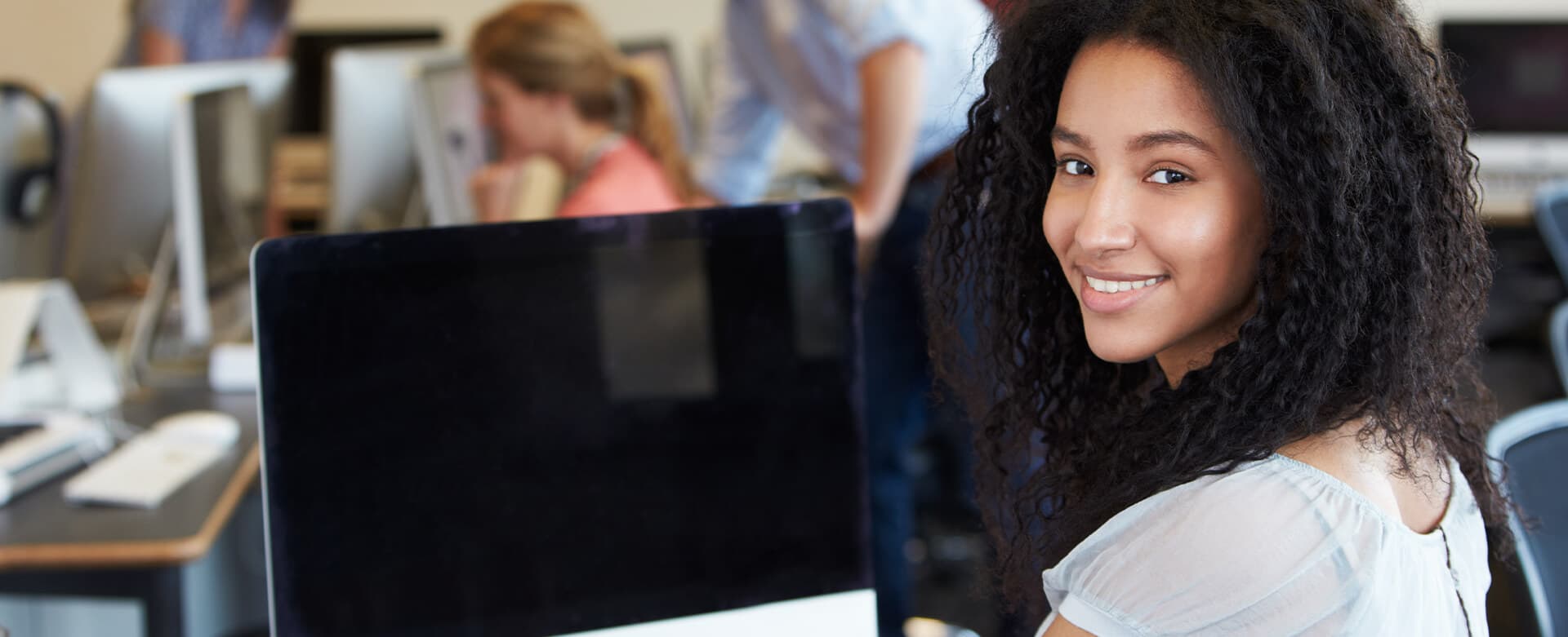 ISCA Business School - Formations de bac à bac +4